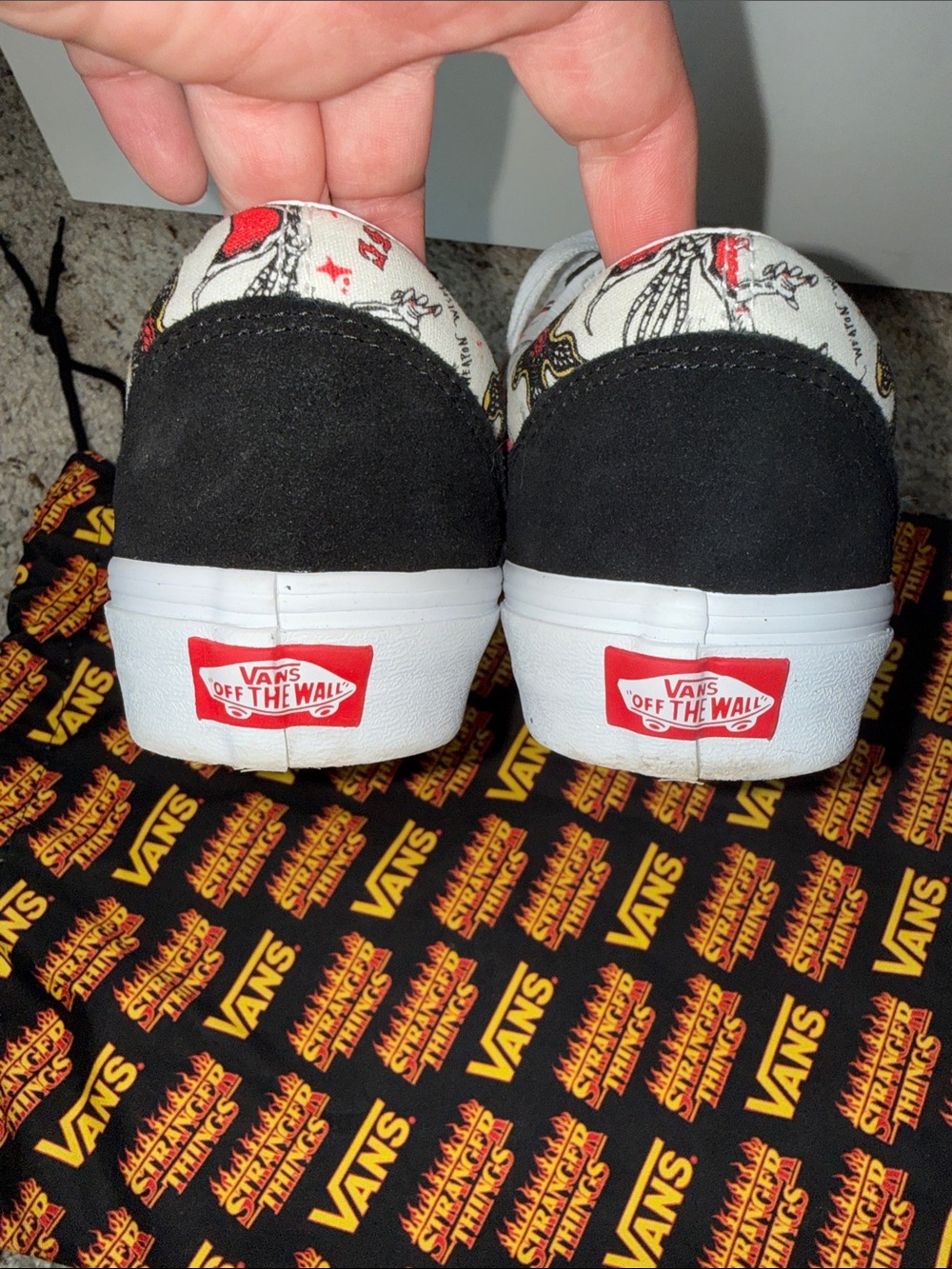 Custom Vans Stranger Things - Picture 4 of 11